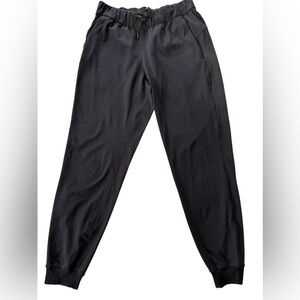 Lululemon On the Fly Joggers • Women’s Size 6 • Black • Luxetreme